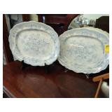 Pair of scalloped edge, blue and white, Asiatic