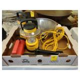 Box lot consisting of flashlights and drop light