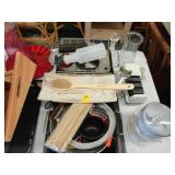 Extensive table lot of various kitchen appliances