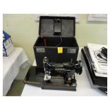 221 Singer featherweight sewing machine