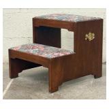 Henkel Harris Bed Steps