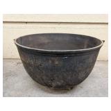 Butcher Kettle w/ Two Hooks