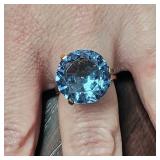 14K Gold Ring w/ Stunning Blue Topaz 15+/- Carats