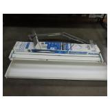 Fluorescent Light Fixture