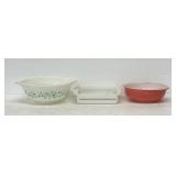 Pyrex Mixing and Baking Dishes