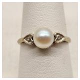14K White Gold Pearl Ring Hearts & Diamonds