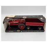 ERTL Farmall Tractor Set