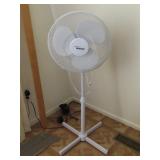 Hawaiian Breeze Pedestal Fan