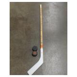 Lee Hockey Stick And Pucks