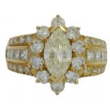 18kt Gold 2.10 ct Natural VS Marquise Diamond Ring