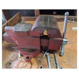 Red Cast Iron Bench Vise