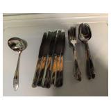 Oneida Tudor Silverware Set