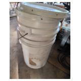 White 5-Gallon Bucket With Lid