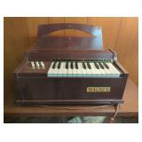Magnus Electric Chord Organ