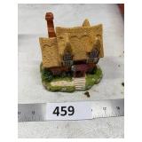 Somerset Cottage Figurine