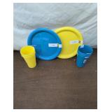 4-Pack Plates and Tumblers