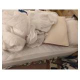 Pillows & Bedding