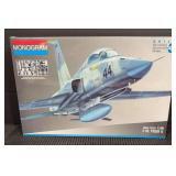 Monogram High Tech F-5E Tiger II 1:48 Scale Model Kit #5470 - Factory Sealed