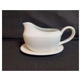 Sur la Table Gravy Boat and Underplate