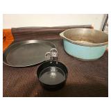 Club aluminum 4-quart Dutch oven, microwave crisper pan and two egg poachers