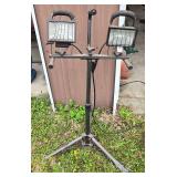 Double halogen work light on stand