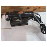 Black & Decker orbital sander. Tested, runs.