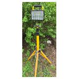 Halogen work light on stand