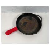 Lodge Cast Iron 12” Dia Pan With Silicon Handle Mit
