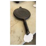 Wagner Ware 1408 Cast Iron Waffle Maker