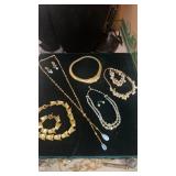 5 Necklaces & 2 Bracelets &2 Pairs of Earrings