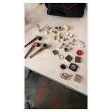 Collectibles: Smoklng Pipes Thimbles Animals