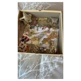 Group of Brooches Jewelry