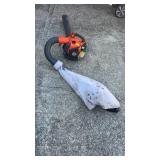 Husqvarna Gas Powdered Leaf Vacuum