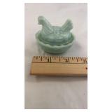 AS IS   2 1/2 Slag Glass Hen on Nest HON Salt