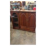 Beautiful Broyhill TV Stereo Cabinet