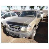 2000 Ford Explorer 1FMZU63E8YZC55939 Gold