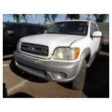 2001 Toyota Sequoia 5TDBT44A51S000908 White