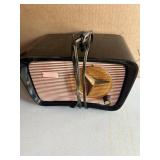 Vintage 1959 Traveler Radio Model T-204