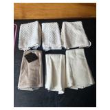 Cream/White Kitchen Cloths