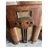 Vintage RCA 1930s Floor Tube Radio
