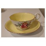 Royal Crafton Teacup/Saucer (B19)