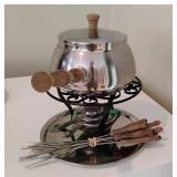 Vintage 1970s Fondue Set (B0)