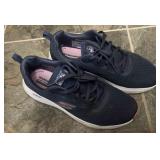 Sketchers Runners Sz 9