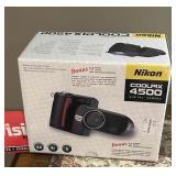 Nikon Coolpix 4500 digital camera kit