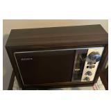 Vintage Sony ICF-9740W AM/FM table radio