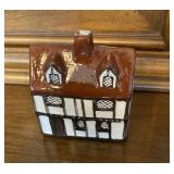 Mudlen End Studio 'Weaver's Cottage' figure