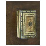 Vintage wooden jewelery box