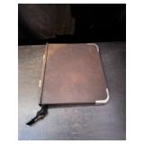 Zippered padfolio