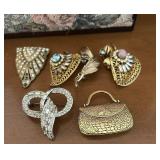 Assorted Fancy Broaches Beauty!