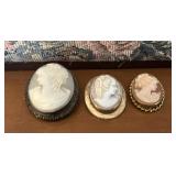 Vintage Camo Broaches / Pins (3)